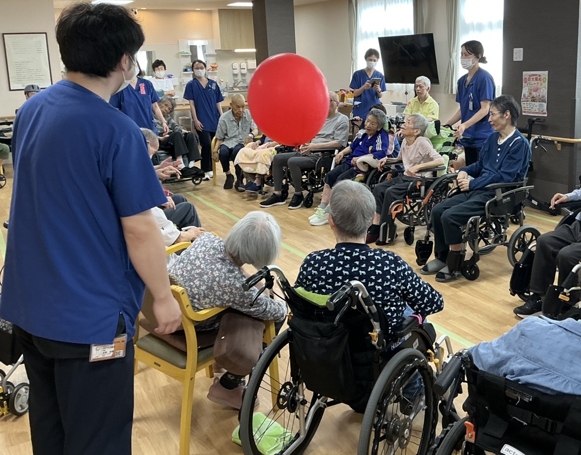 白熱の大ラリー！6月21日「巨大風船バレー大会」開催🎈